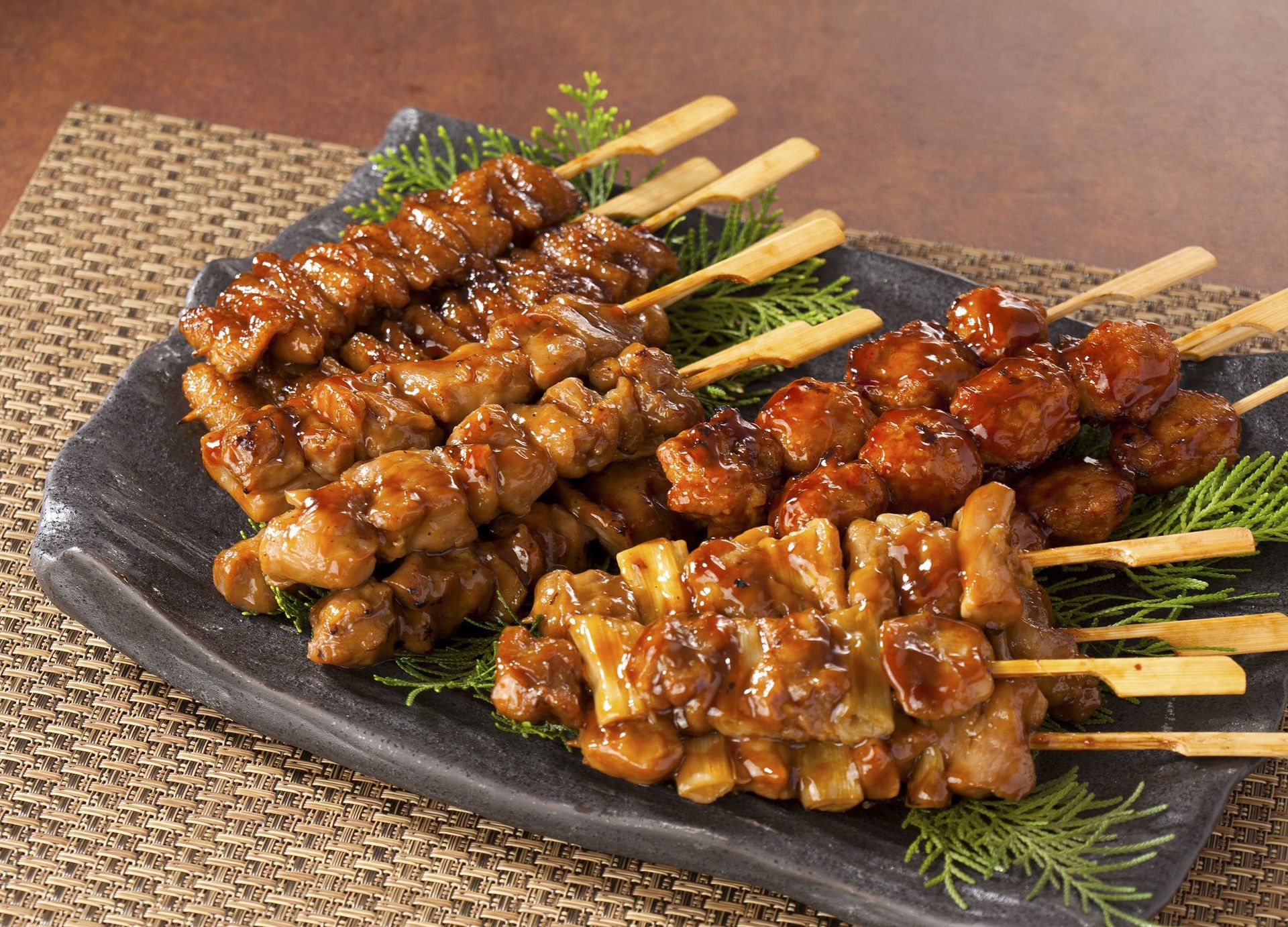 丸の内の焼き鳥は炭火はきとり 笑風やにお越しください